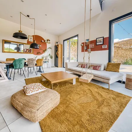 Vakantiehuis Smartstay - Maison En Calade Avec Piscine Theize